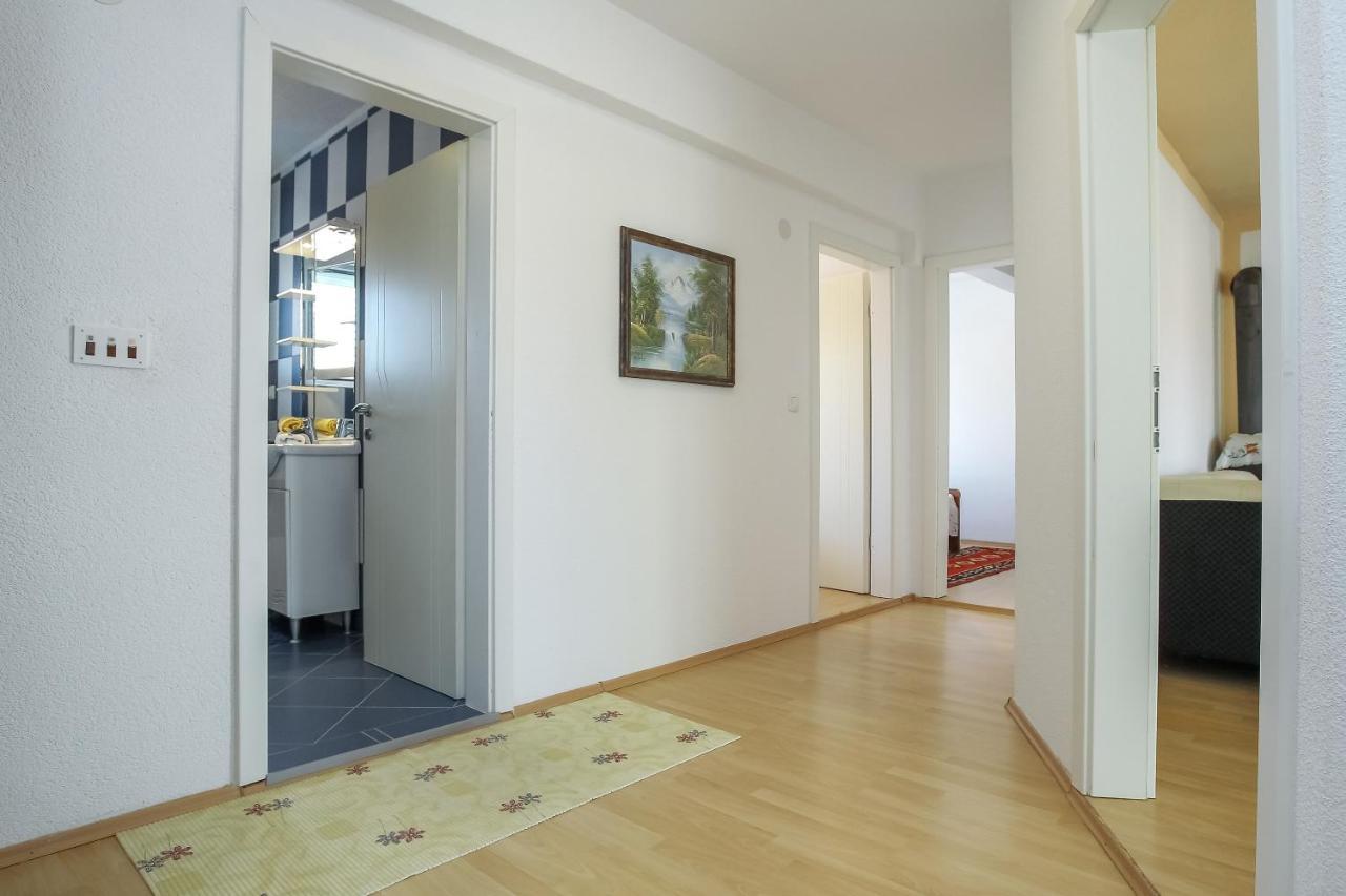 Senita'S Rooms & Apartments Nin Eksteriør billede